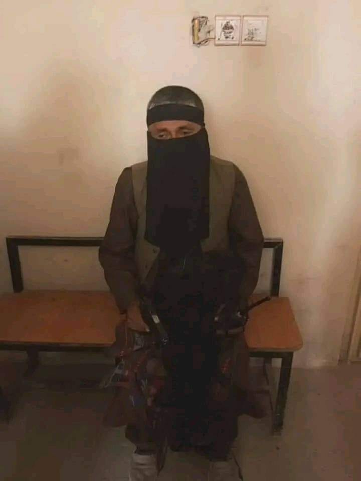 Taliban captured a Daesh target killer disguised as a woman in Faryab 7